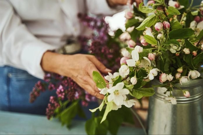 Fast Delivery Floral Services for Fresh Bouquets and Arrangements